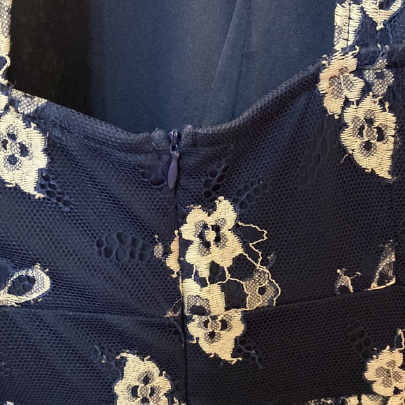 Blue lace semi-formal dress - Picture 5 of 6